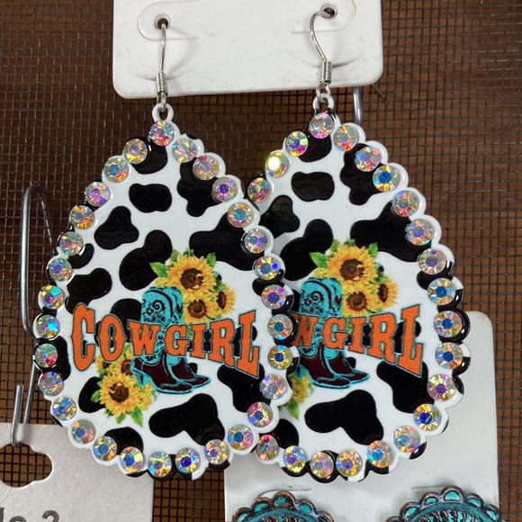 Cowgirl Teardrop Earring’s - Picture 2 of 2